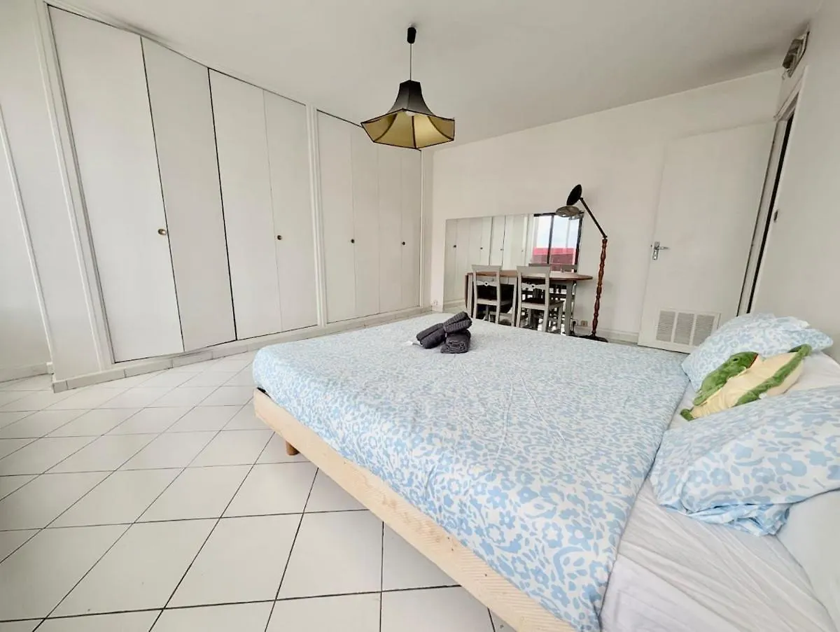 Spacious 80M2 Apartment - 8Th Floor, Free Parking, Sleeps 5 Grenoble