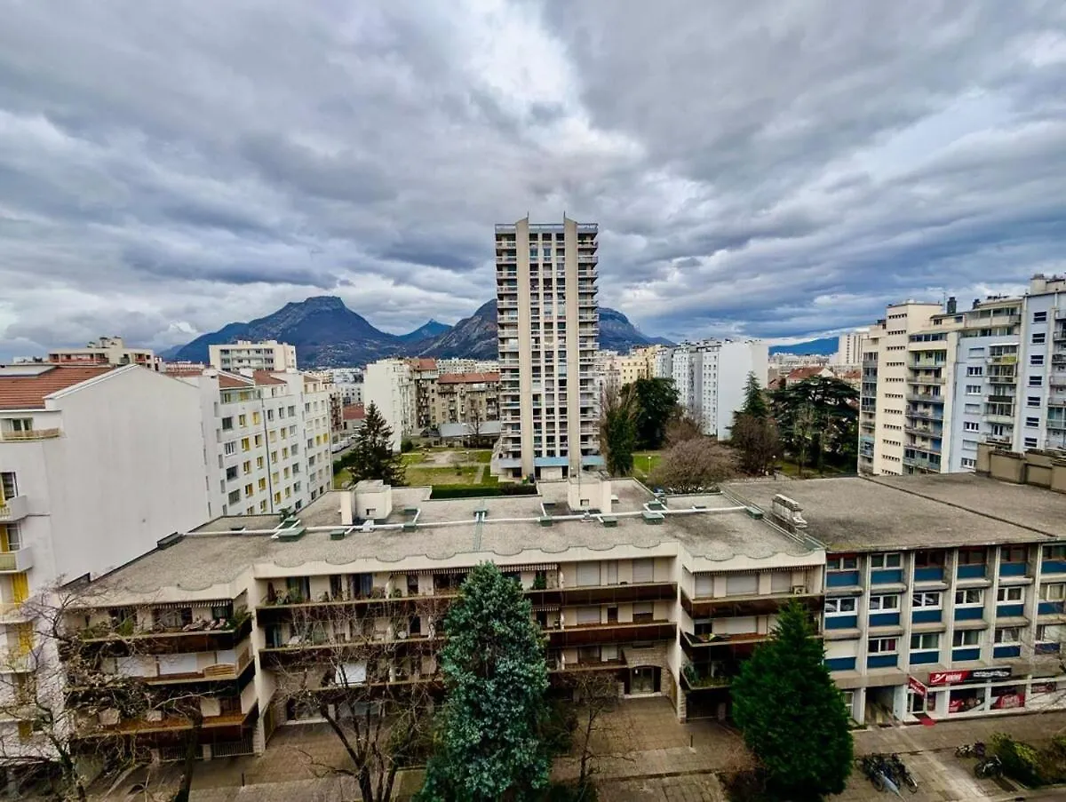 Spacious 80M2 Apartment - 8Th Floor, Free Parking, Sleeps 5 Grenoble 0*,